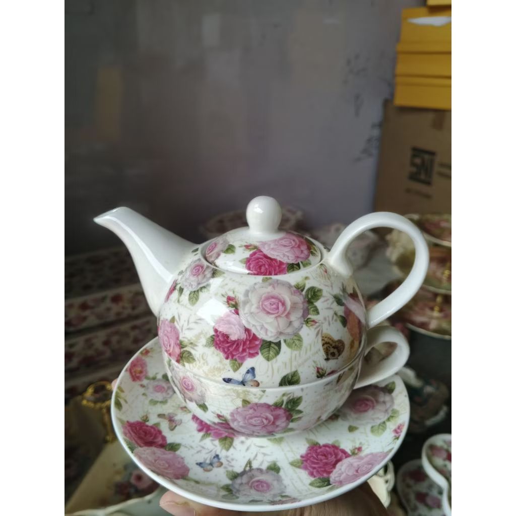 Capodimonte Tea for one set.teko cangkir.