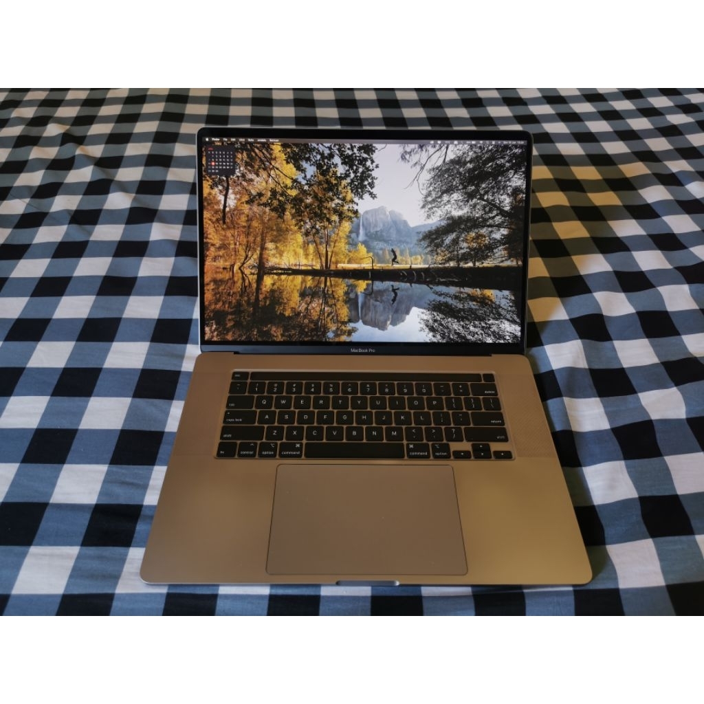 Macbook pro 2019 CTO 32/512gb fullset