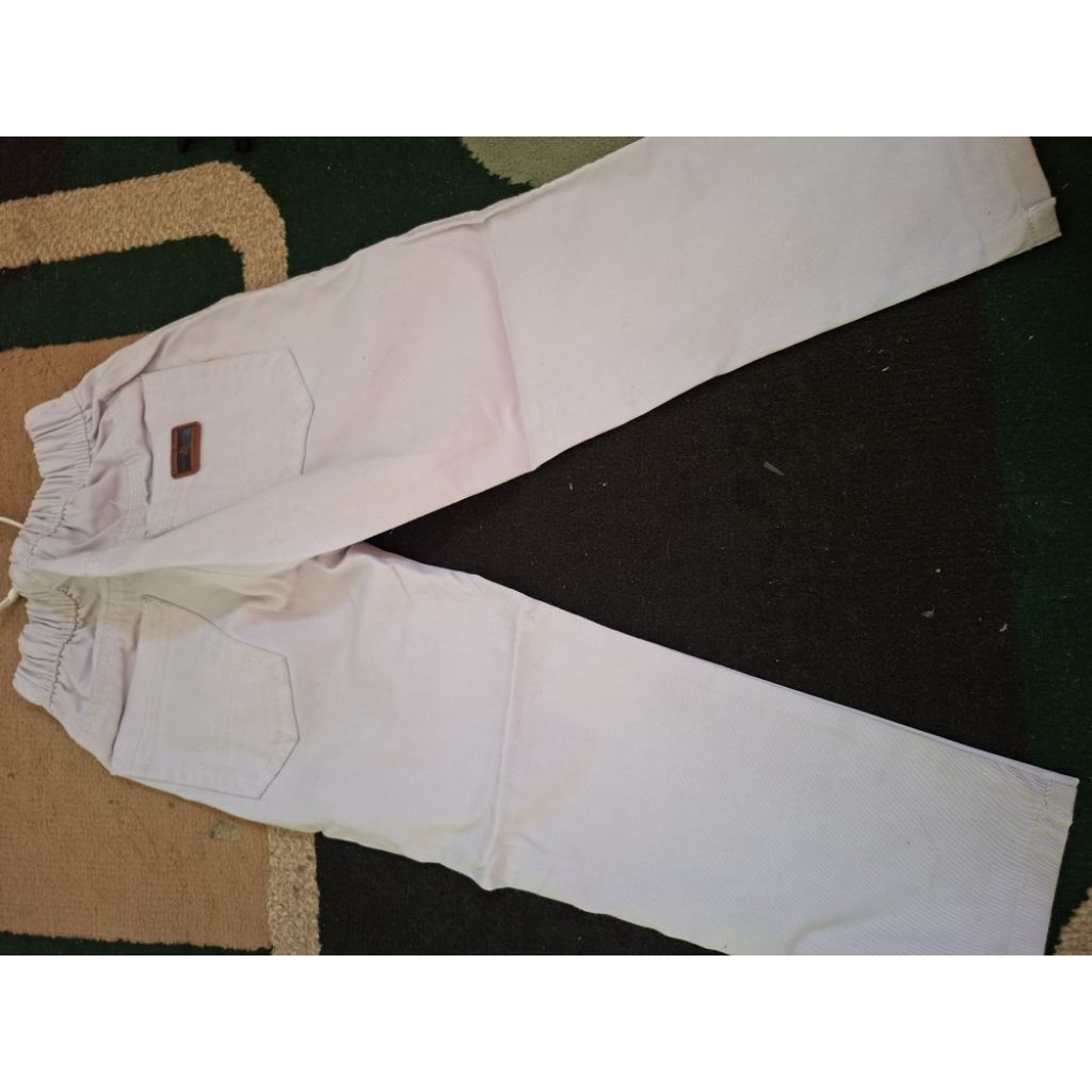 Preloved Celana Chinos Panjang Putih