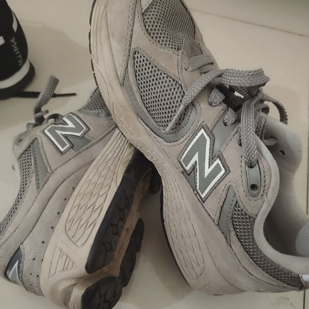 New Balance 2002R Anak Second Preloved Bekas