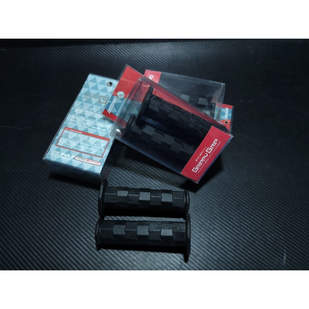 HANDGRIP DAYTONA HOTAM SELONGSONG STIR SARUNG STANG HITAM ORIGINAL BY DAYTONA