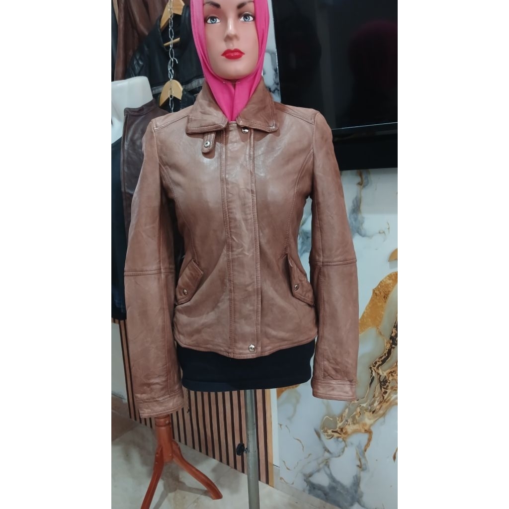 Jaket kulit cewe massimo dutti size S