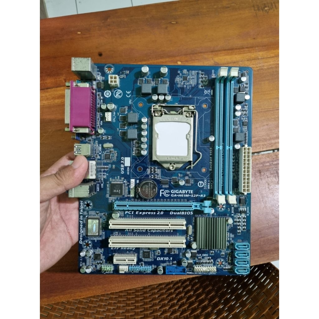 Mobo Gigabyte H61