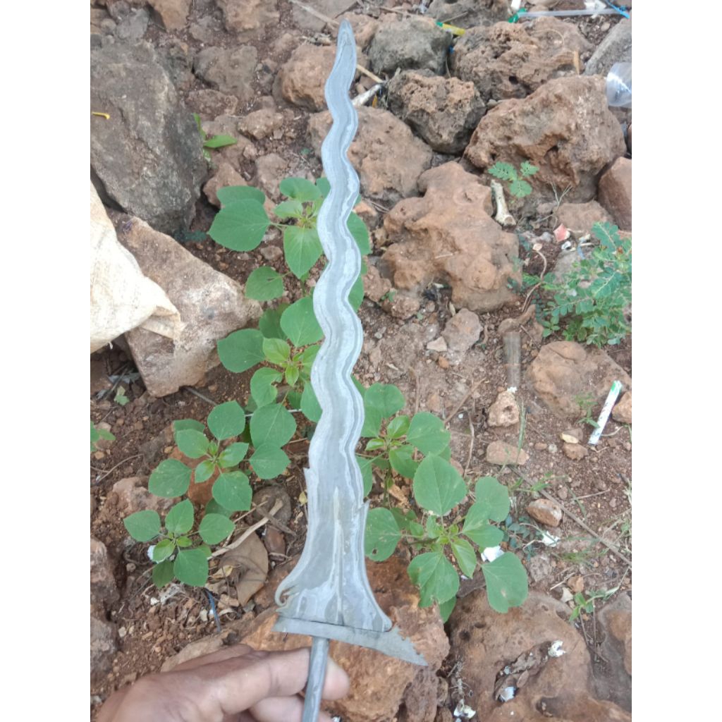 KERIS SANGKELAT PUNDAK SETEGAL
