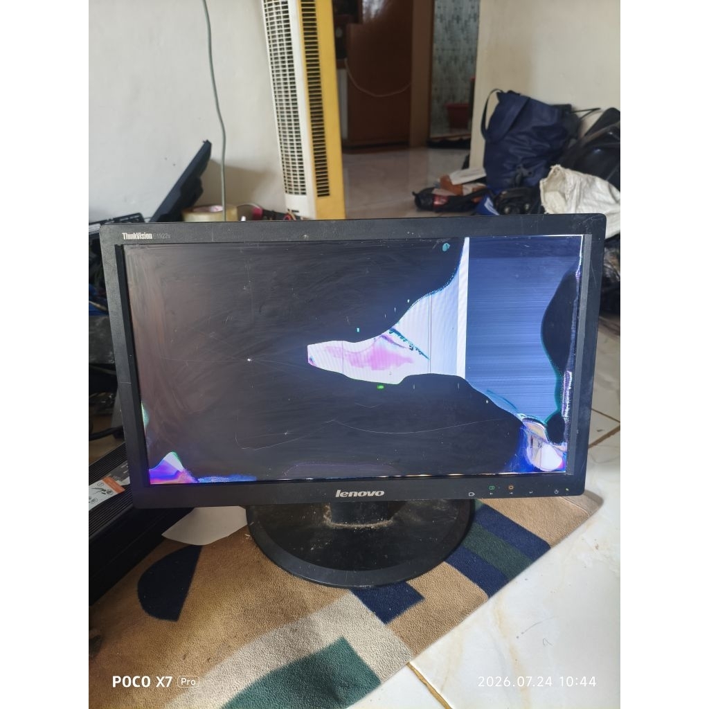 monitor led lenovo thinkvision E1922s minus lcd pecah