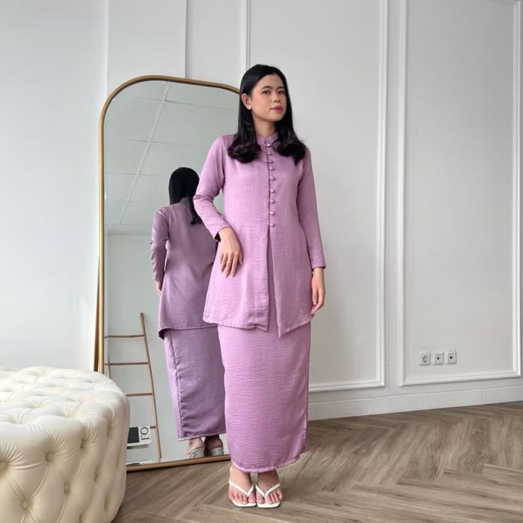PRELOVED HOOLAQUEEN - Kebaya melayu one set