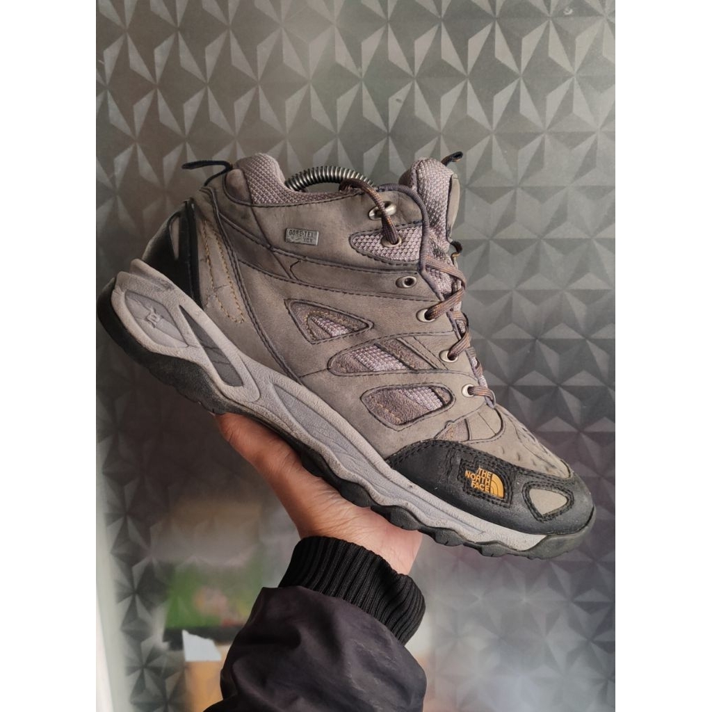 sepatu outdoor gunung hiking TNF the north face SZ 44 second bekas preloved