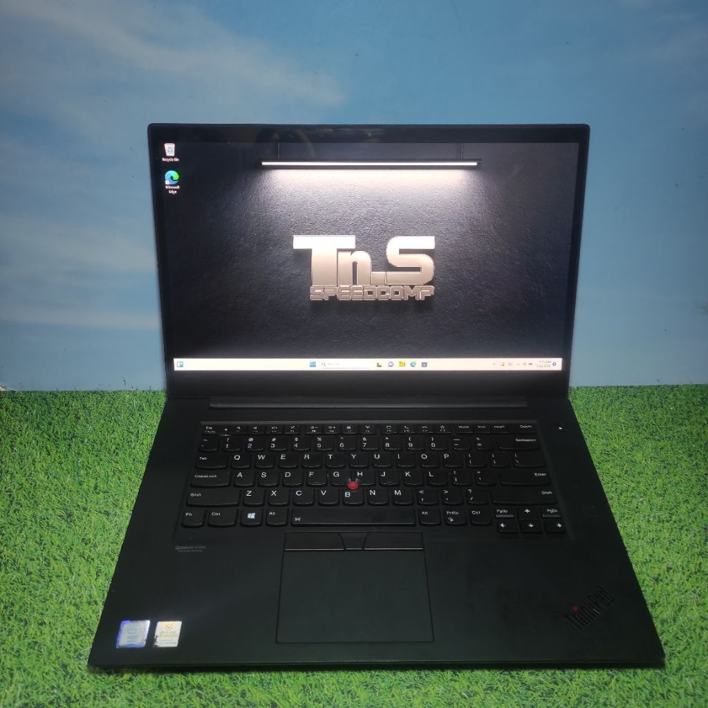 THINKPAD P1 GEN 3 WORKSTATION XEON W-10855M / NVIDIA QUADRO T2000 WITH MAX-Q DESIGN ( 4GB ) / 4K / T