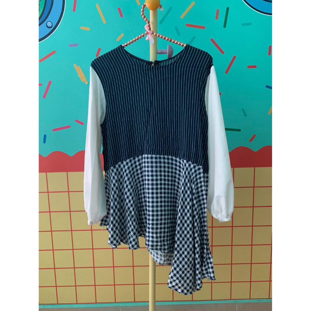 Kaos Blouse Asimetris Grid