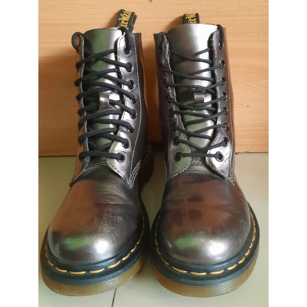 Sepatu Dr. Martens 37