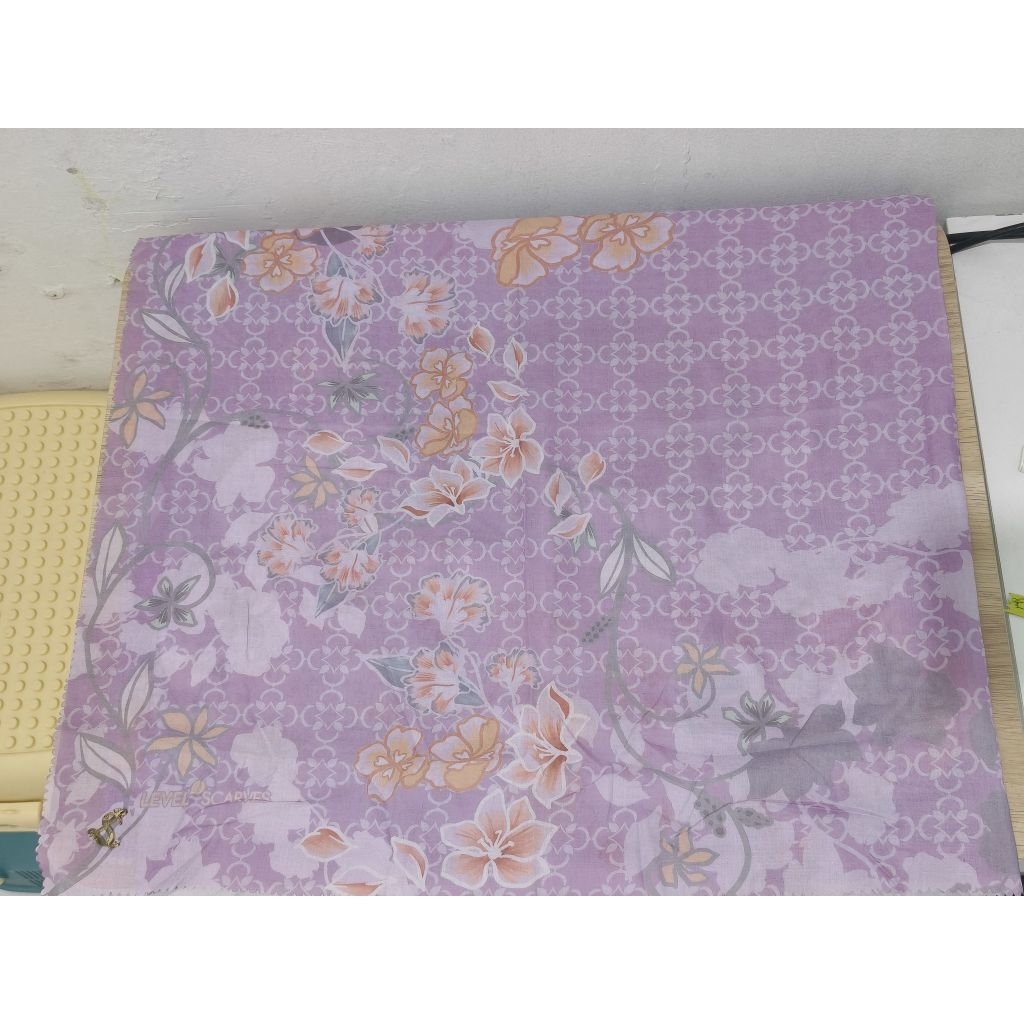 [FREE PRELOVED] Level Scarves Hijab Motif Ungu