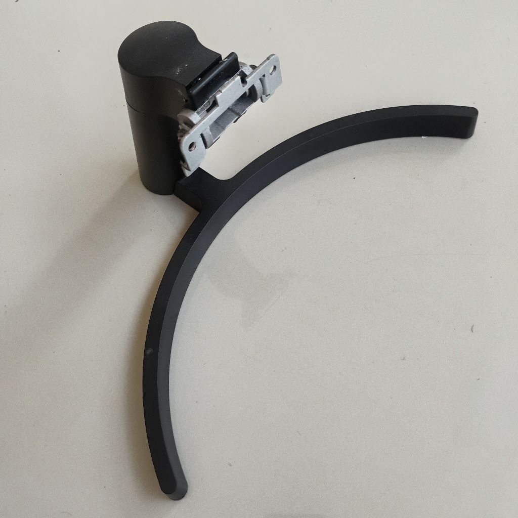 Kaki Monitor LG 22MK600M