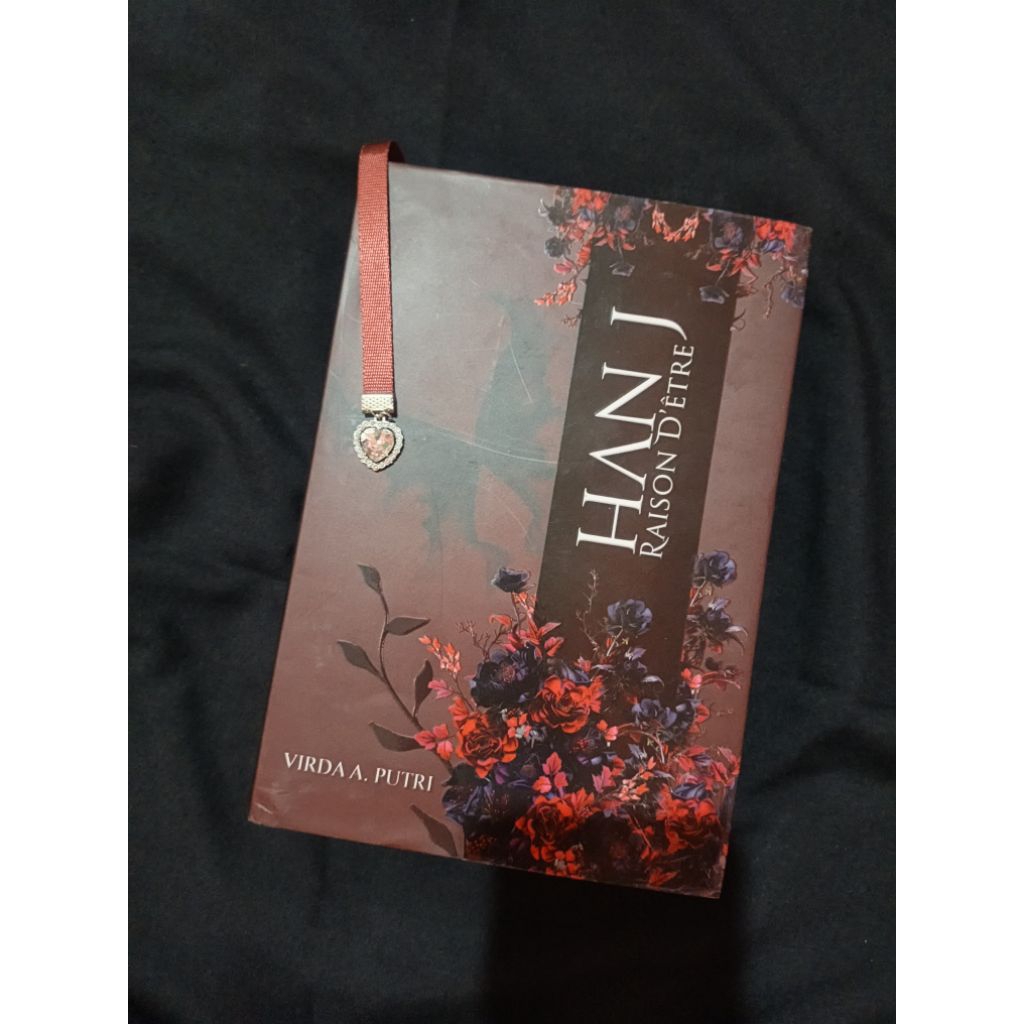 PRELOVED NOVEL "HAN J RAISON DETRE" (HC, COLLECTOR EDITION)
