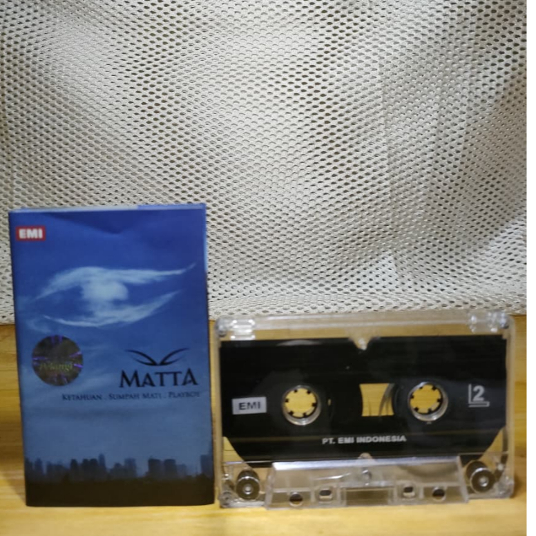 Kaset Matta EMI Ketahuan Sumpah Mati Playboy Cover Biru Hitam Kaset Musik