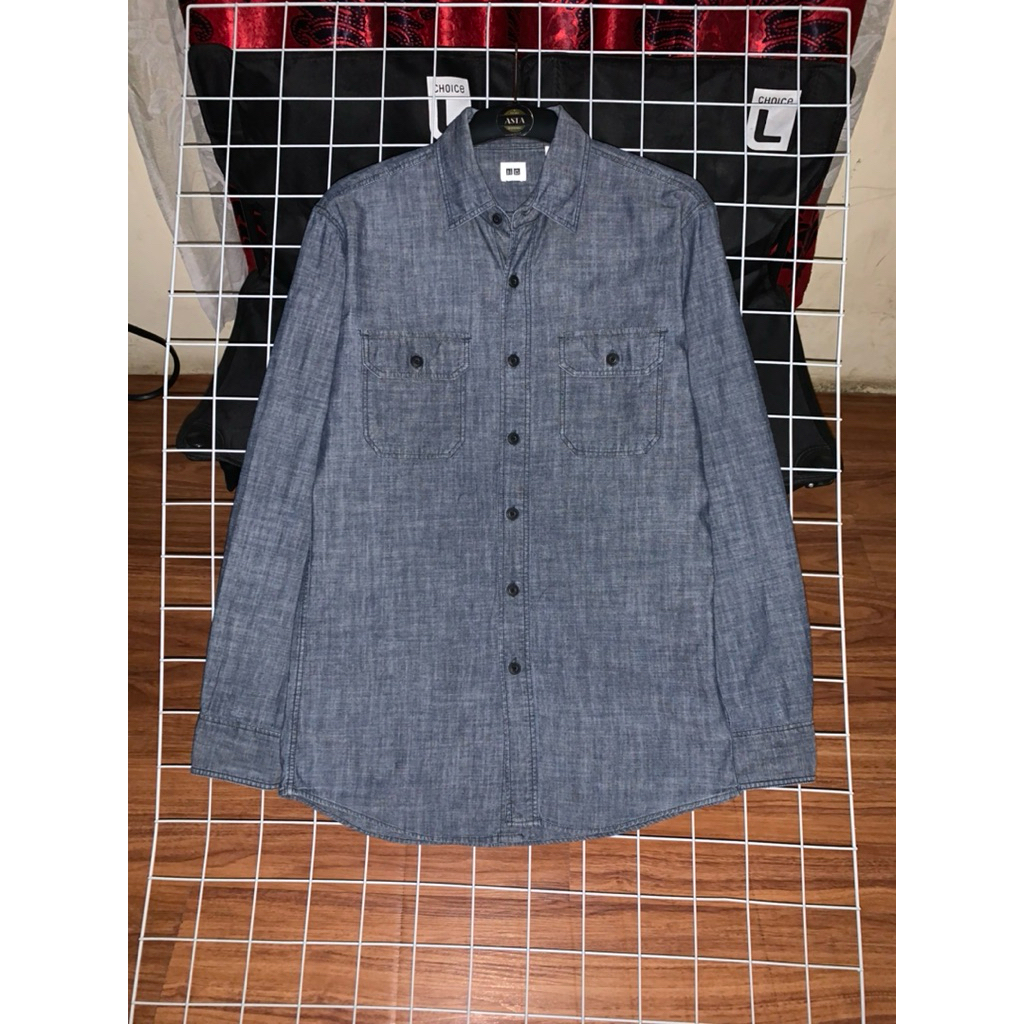 kemeja Uniklo chambray pria lengan panjang preloved