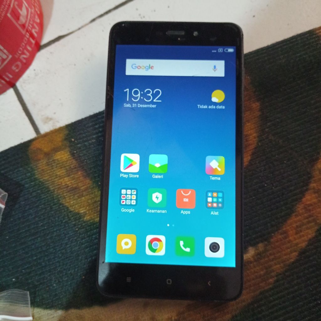 LCD Touchscreen Frame Redmi 4A minus