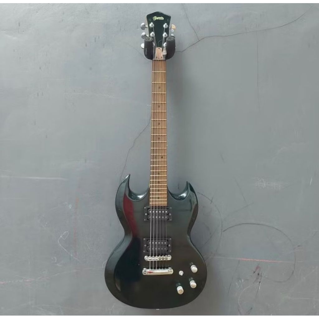 Gitar Elektrik Merk Genta Model SG