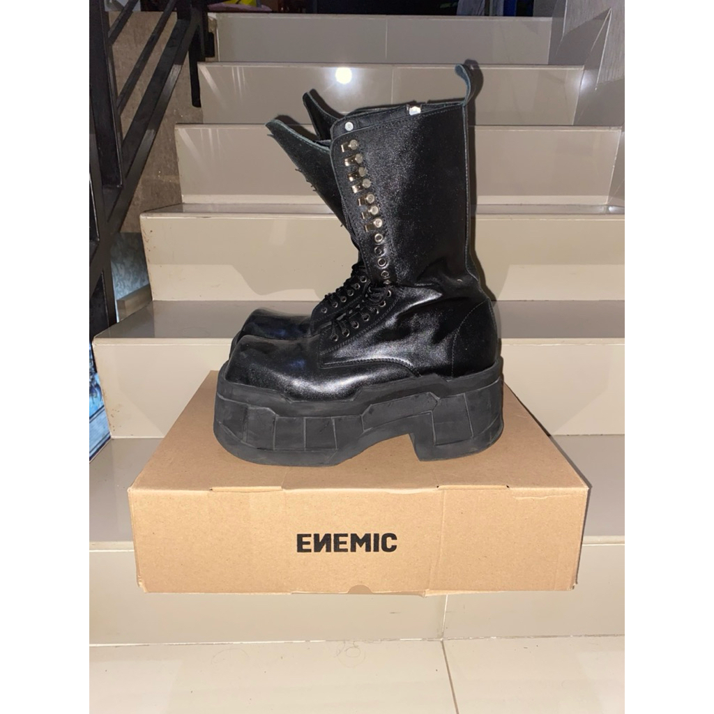 ENEMIC BLACK ROCCA BOOTS PRELOVED SIZE 45