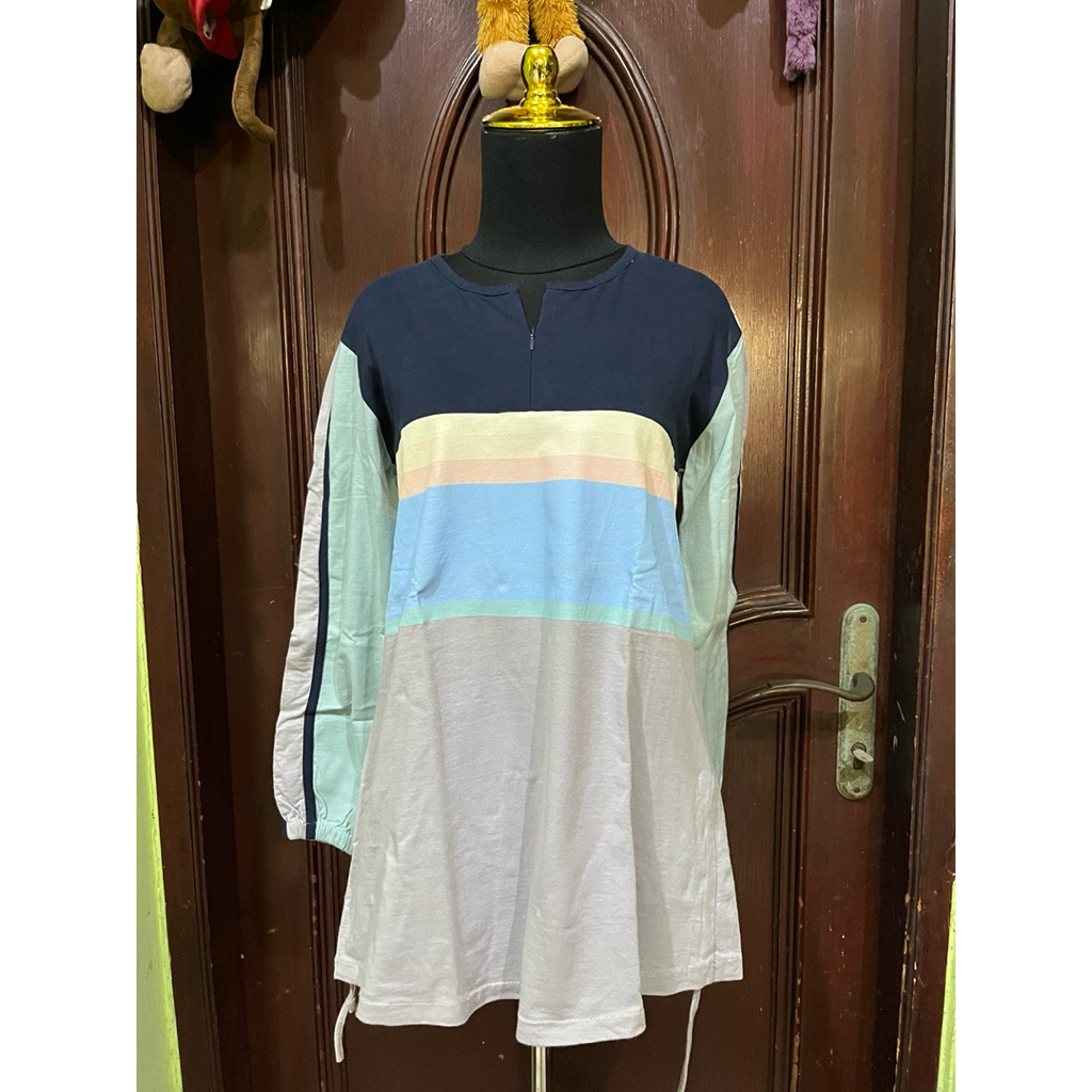 PRELOVED Kaos Shafa Marwa Salur M