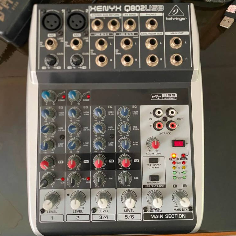 Behringer Xenyx Q802USB Audio Mixer Bekas