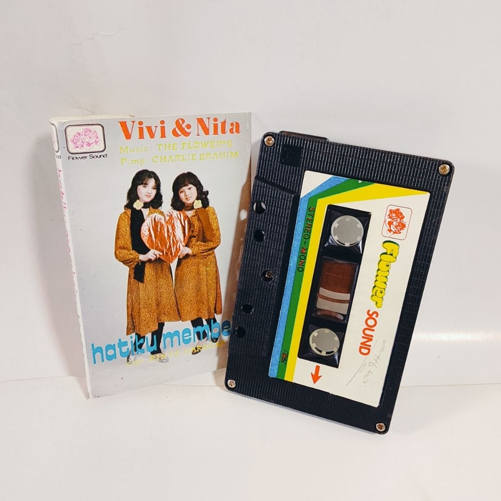 Kaset Pita Vivi & Nita - Hatiku Membeku