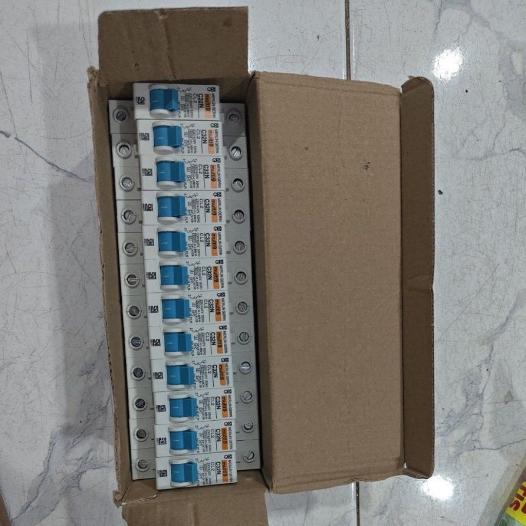 Mcb Merlin gerin/multi9