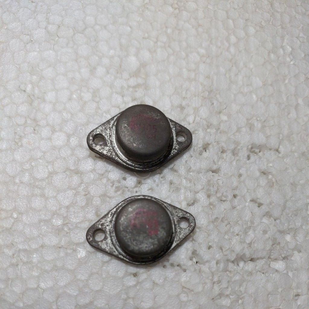 BU 105 - TRANSISTOR JENGKOL TOSHIBA ASLI ORI