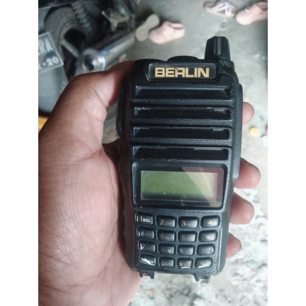 ht Berlin fm838 dobel band UHF dan VHF hidup normal.