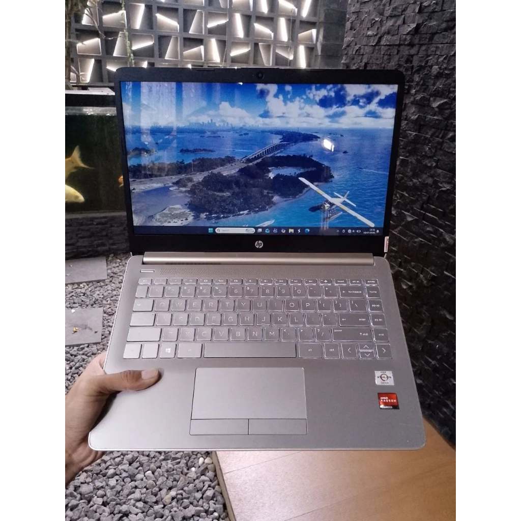 HP 14s-dk1001AU AMD Athlon Silver 3050U Ram 8Gb Ssd 256Gb SCU24722