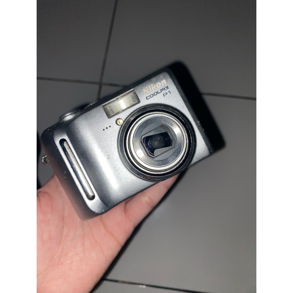 Digicam Nikon P1