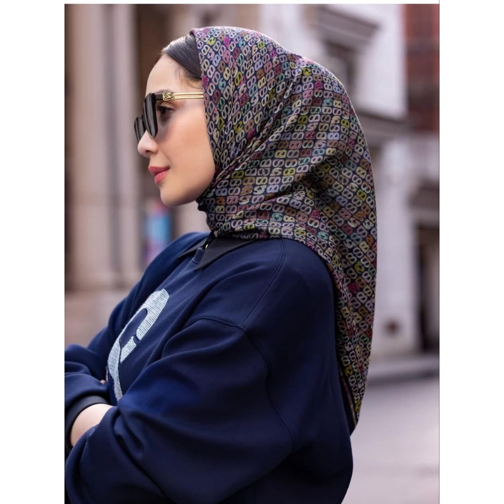 Segiempat motif Nagita x buttonscarves / jilbab motif denay/ button scarves pin B /jilbab segiempat 