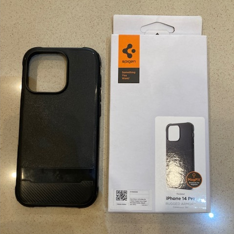 Spigen Rugged Armour Handphone Case Apple Iphone 14 Pro Bekas