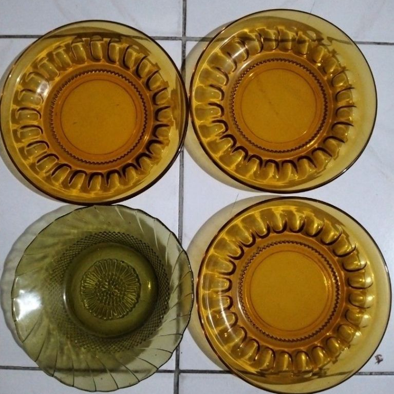Piring Kecil Kaca Beling warna Coklat transparan