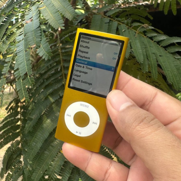 iPod Nano 4th gen 16GB Yellow