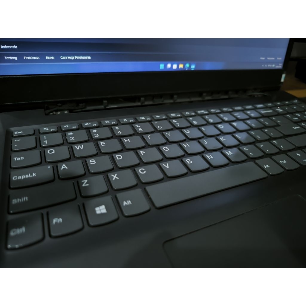Laptop Lenovo V15 RAM 12Gb DDR4 SSD 256Gb Ryzen 3 3250U