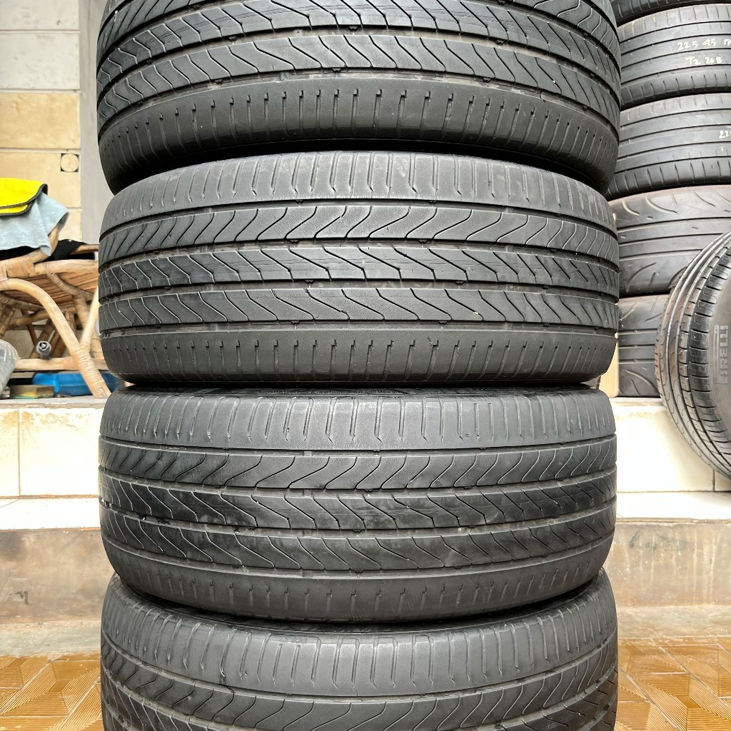 Ban Continental Ultra Contact UC6 225 50 r18 4Pcs