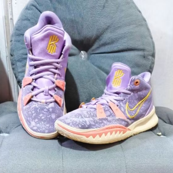 Nike Kyrie 7 - Daughters Azurie. Size 43 insole 27.5cm. (second)