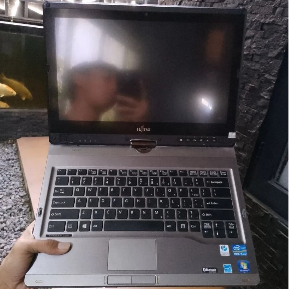 Fujitsu LIFEBOOK T902 Core i5 3320M 4GB HDD500GB 2-in-1 Touchscreen