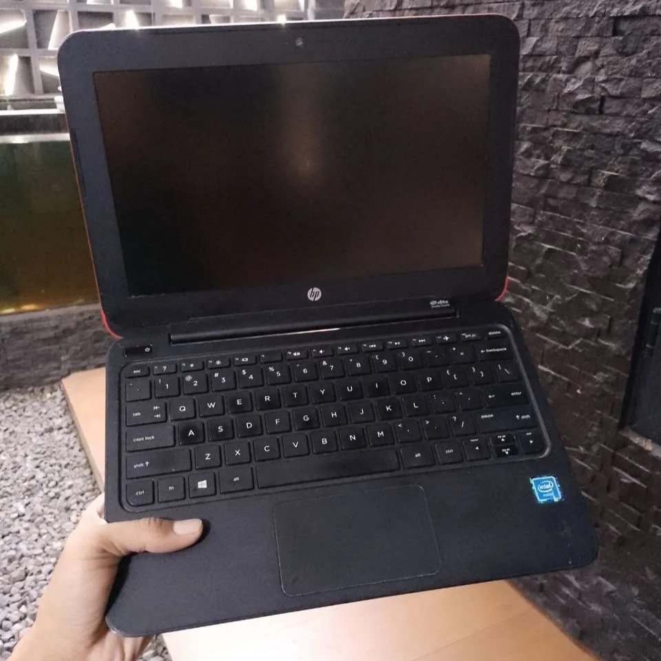HP 11 Celeron N2840 2GBHDD 500GB