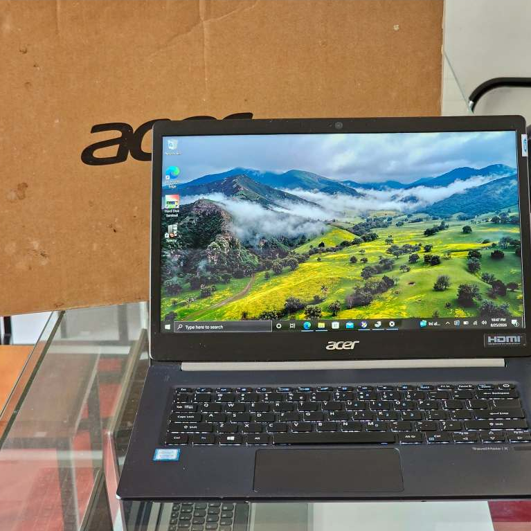ACER Travelmate X514-51T intel Core i5 Gen 8 Ram 8 GB Touchscreen Slim Ringan Premium Laptop