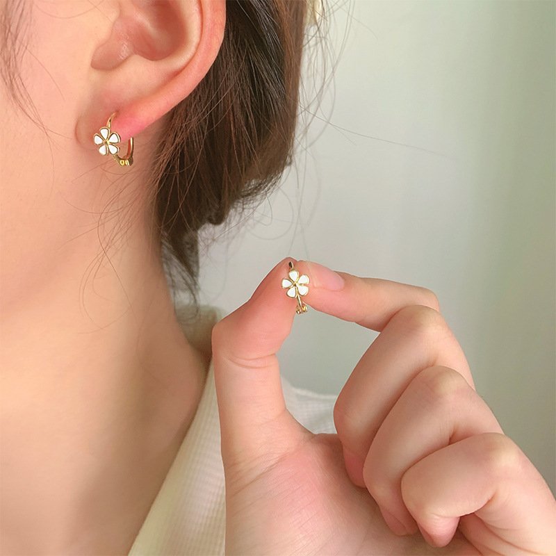 nting Titanium Anting Pejantan Bunga Tahan Karat Dan Luntur Anting Emas Perak Pakaian Sehari-Hari Se