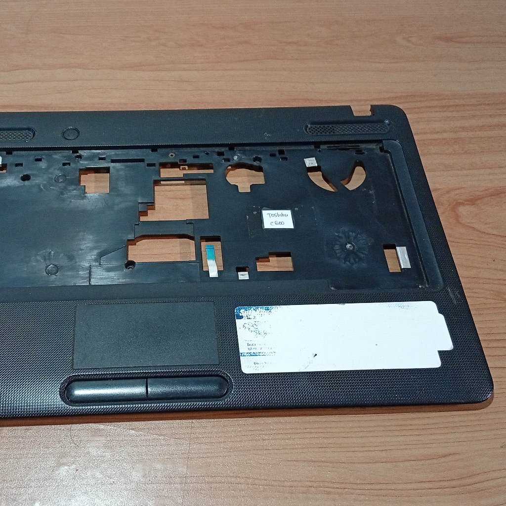 Casing Frame Keyboard Laptop Toshiba C600