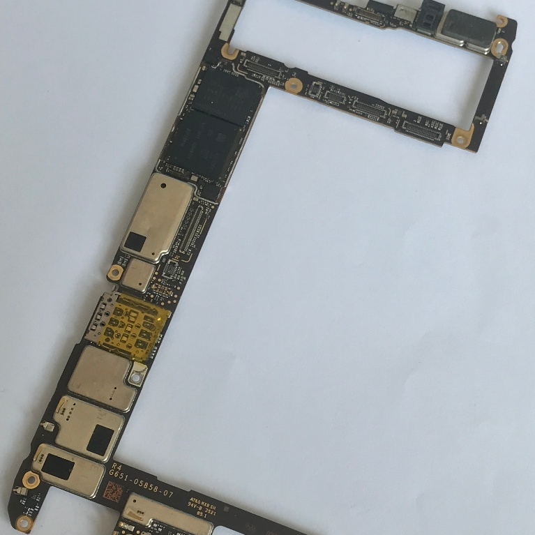 Mesin Pixel 6 Pro Mati total, Komponen utuh belum ada yang hilang, Cocok buat yang cari kanibalan Mo