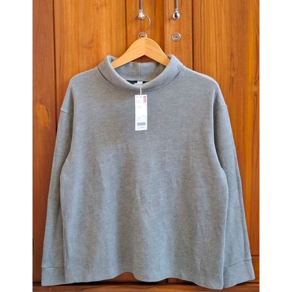 Uniqlo Sweater Knitt Sage