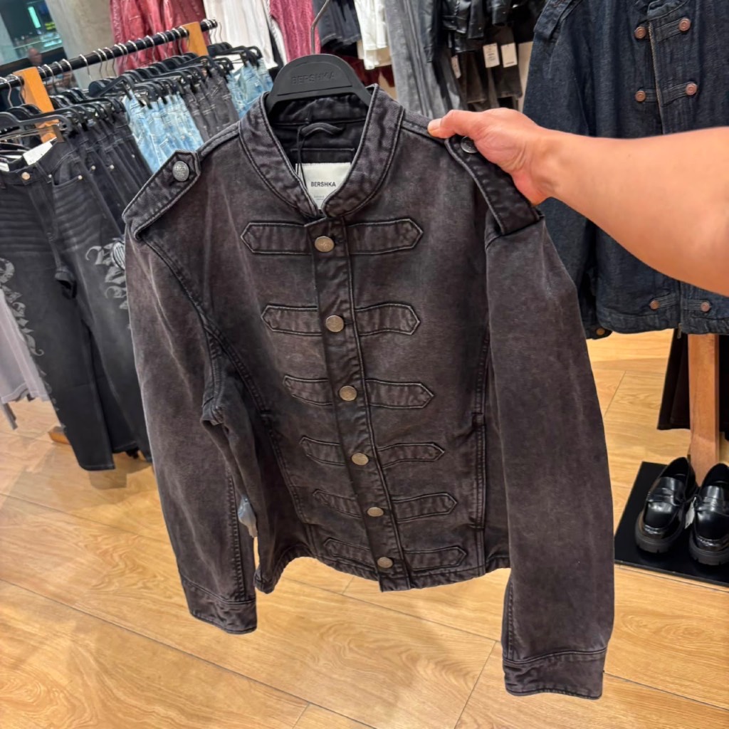 JASTIP. Jacket Denim Bershka (MAN)