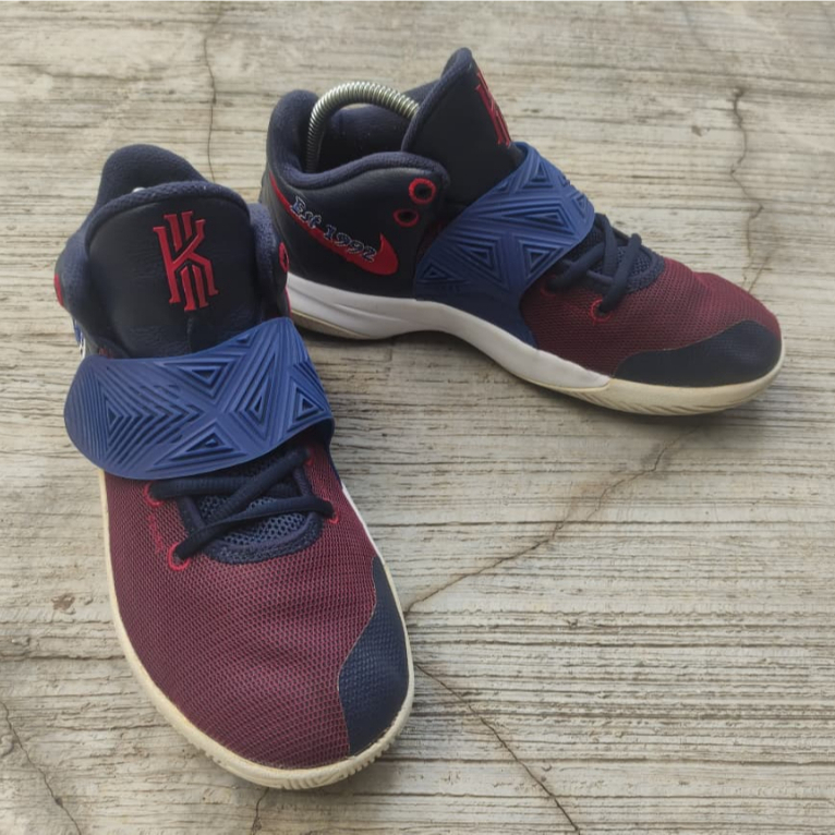 Sepatu basket second Nike Kyrie Flytrap 3 EP