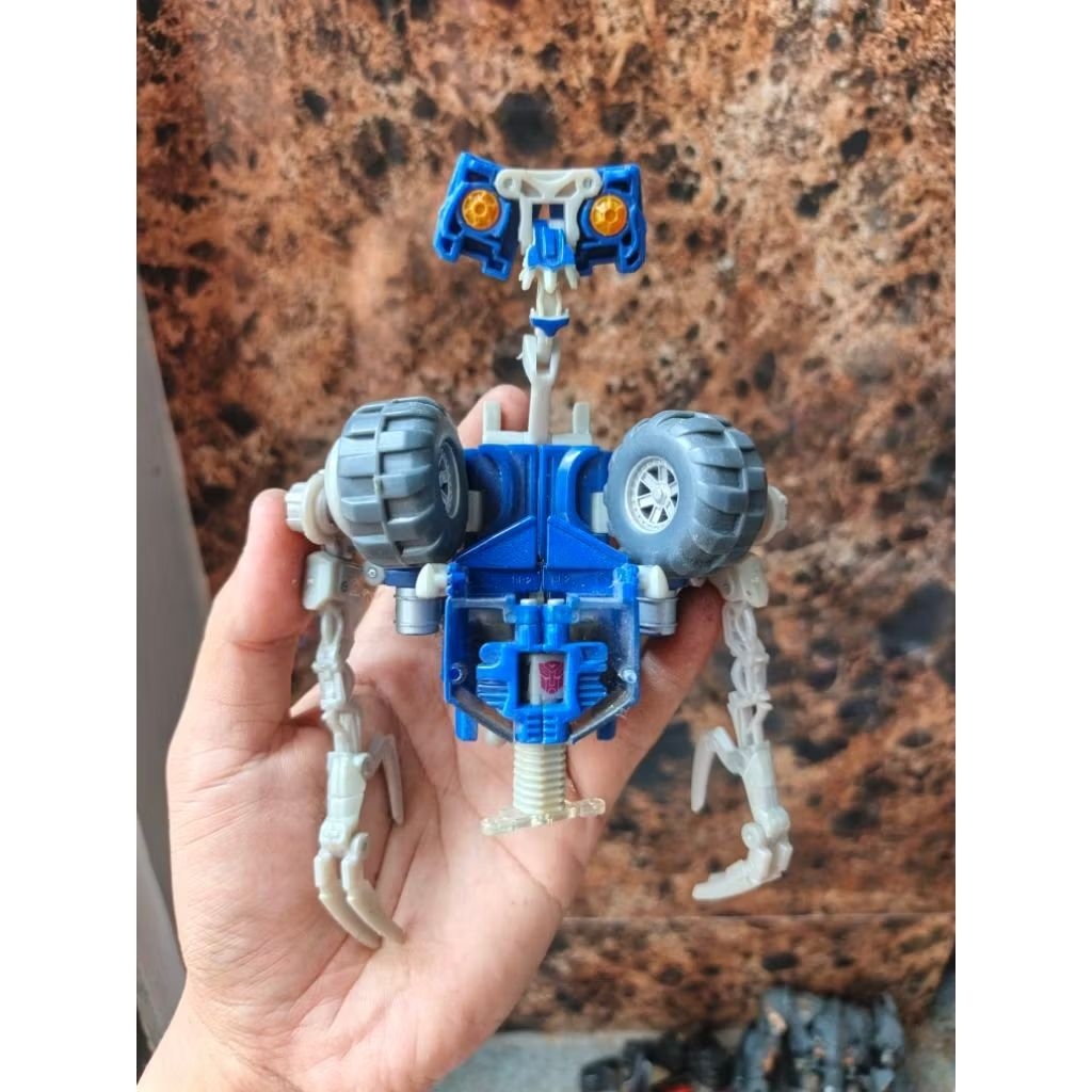 junk figure transformers wheelie