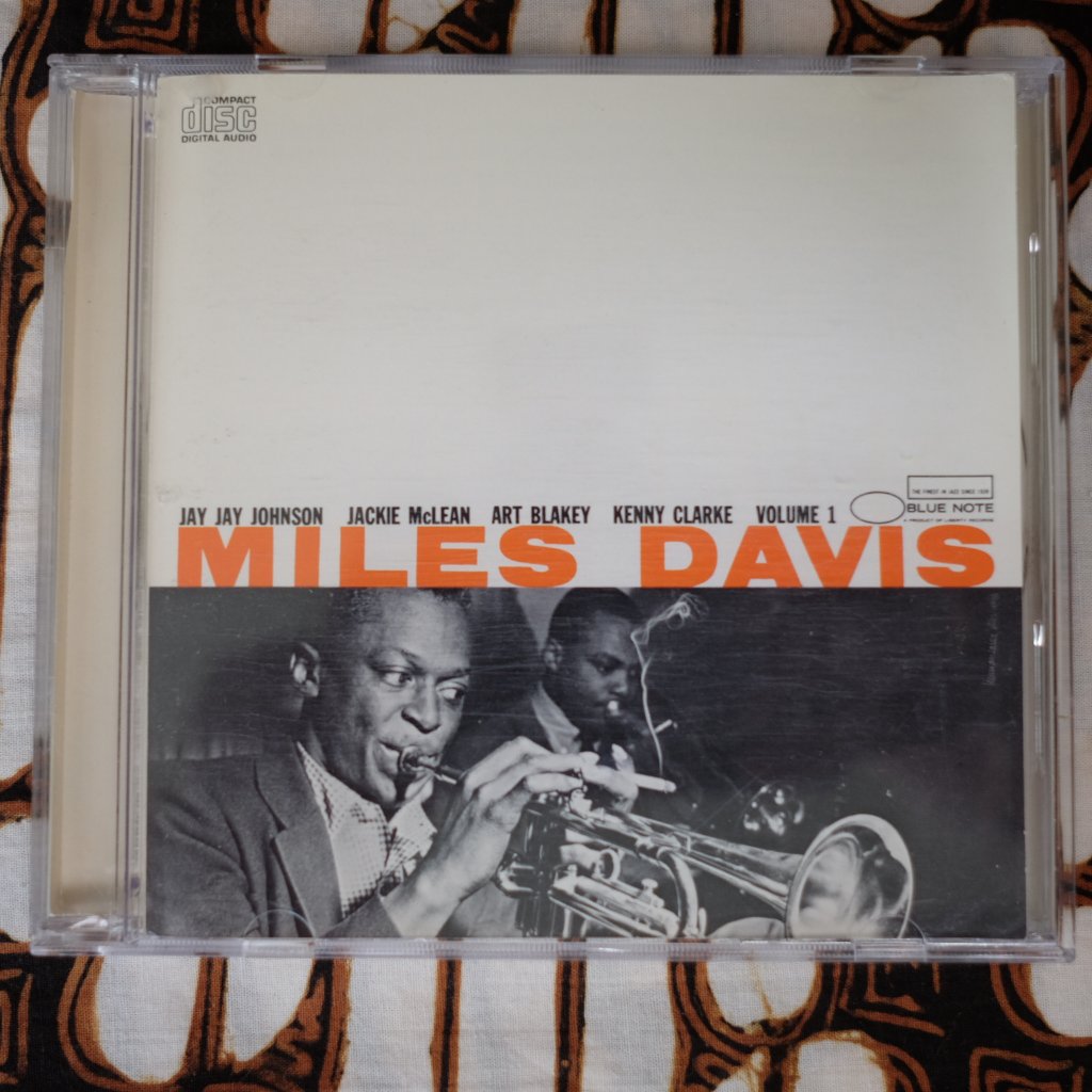 CD MILES DAVIS  --  VOLUME ONE