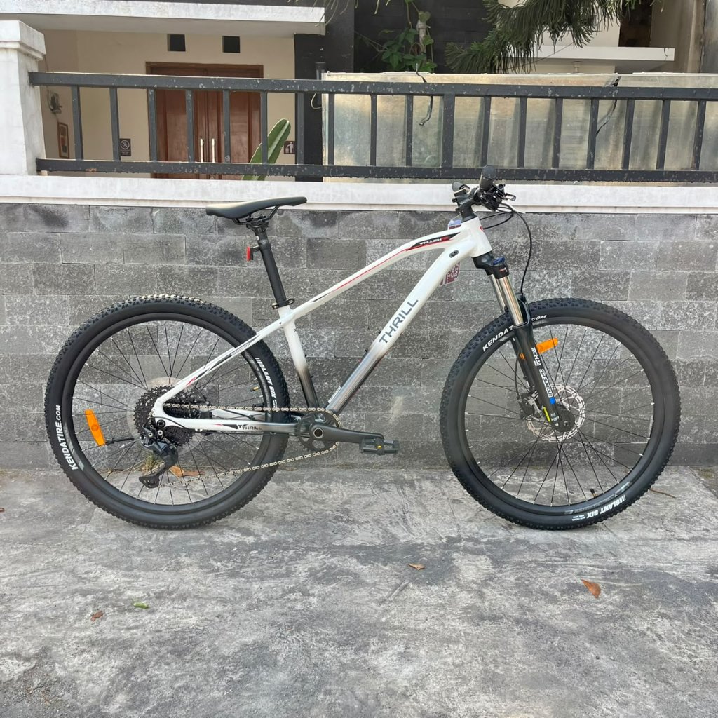 Thrill Vanquish Pro 27.5 10s Putih Hitam XC Terbaru