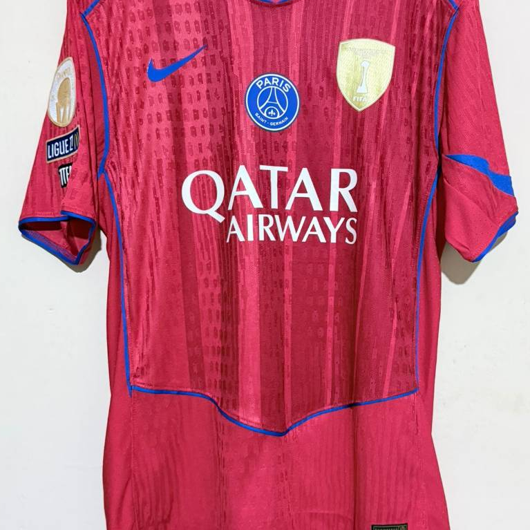 jersey PSG 3rd 2025 2026 Merah player issue